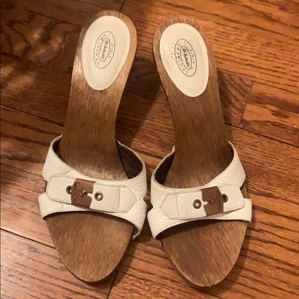 Dr Scholls white leather short heel